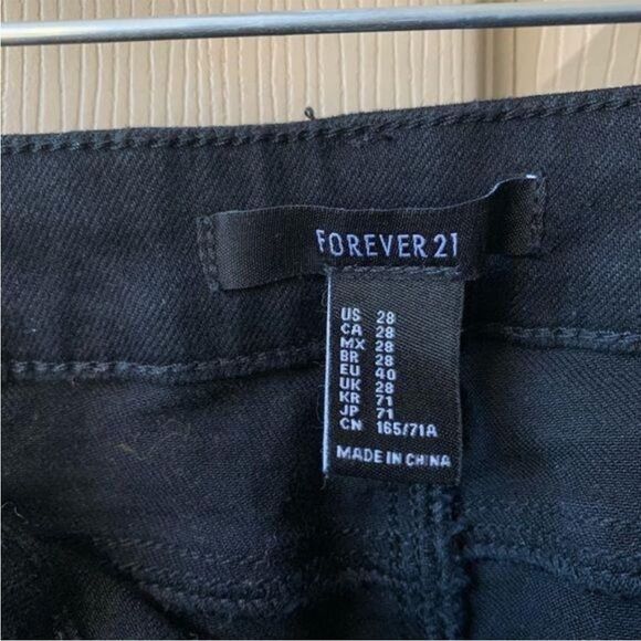 Forever 21 Black Ankle Cropped Jeans Size 28 Frayed Hem - Picture 11 of 13